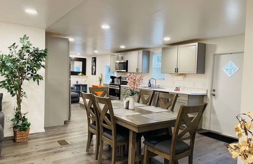 Lake City House | Modern 3BR Near Shops & Dining
