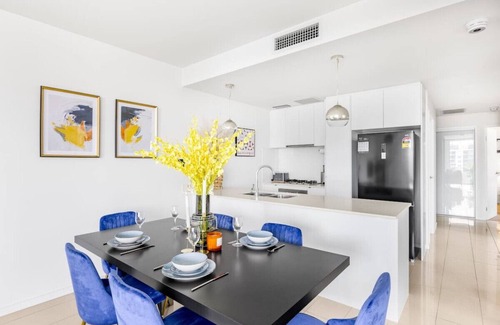 West End Apartment | Modern 3BR Riverside APT W/Parking near Shops&Park