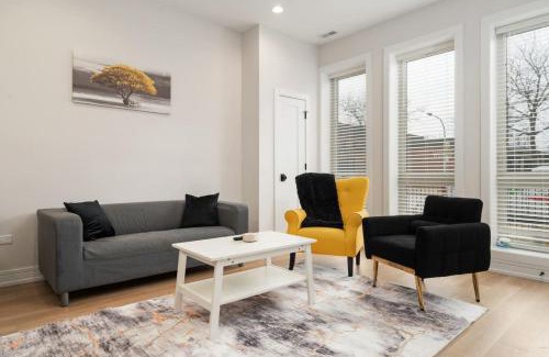 Bronzeville Apartment | Modern 3BR Stay Near DT CHI