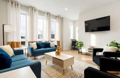 Bronzeville Apartment | Modern 3BR Stay Near DT CHI