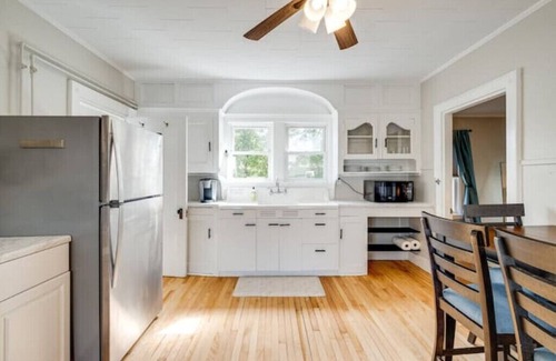 Westbrook Apartment | Modern 3BR - W/D + Parking - Near Portland