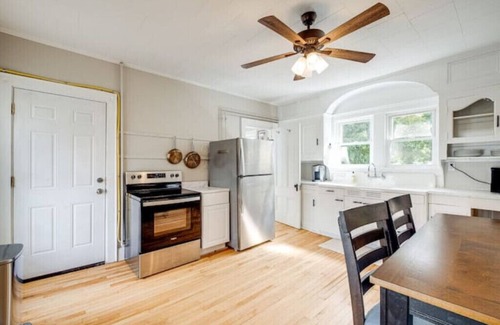 Westbrook Apartment | Modern 3BR - W/D + Parking - Near Portland