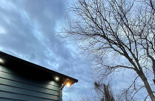 Georgina Cottage | Modern 4 bdrm cottage at Lake Simcoe!