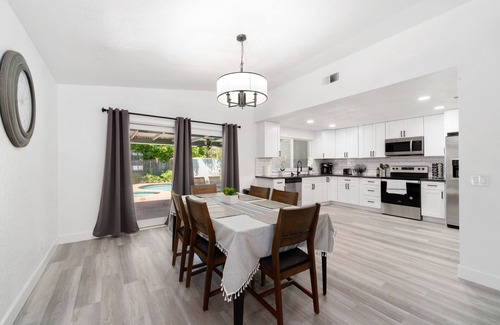 Citrus Heights House | MODERN 4 BED 2 BATH GIGANTIC LUX HOME W/POOL