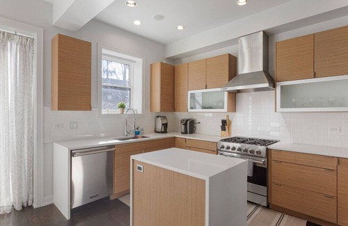 The Gap House | Modern 4 Bed, 3.5 Bath Home | Near Sox & McCormick