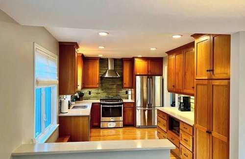 Edina House | Modern 4+ bed, fenced yard, attached garage home in a wonderful neighborhood