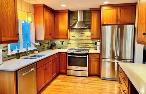 Edina House | Modern 4+ bed, fenced yard, attached garage home in a wonderful neighborhood