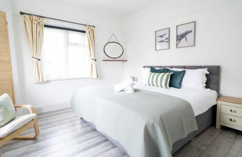 Sandbanks House | Modern 4-Bed Sandbanks Beach Retreat