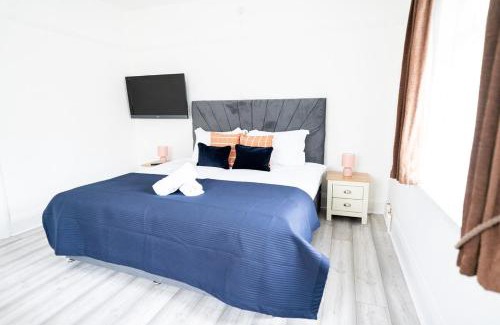 Sandbanks House | Modern 4-Bed Sandbanks Beach Retreat