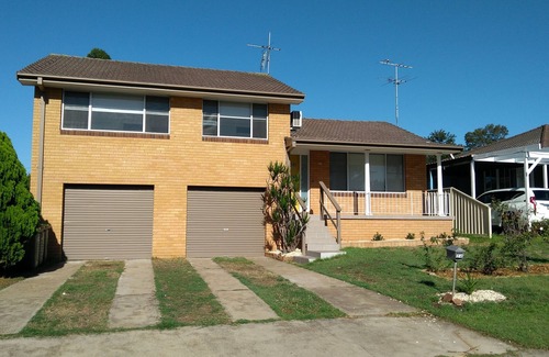 McDougalls Hill House | Modern 4-Bedroom Large House Close to Singleton CBD Hunter Valley