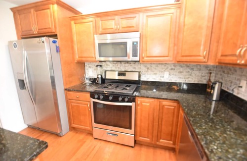 South Bend House | Modern 4 bedroom, 2.5 bath home in South Bend IN