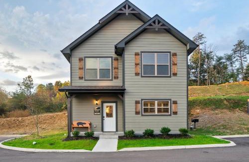 Sevierville House | Modern 4 Bedroom Cabin in Timeless Resort Near Parkway and Dollywood with Game Room and Hot Tub