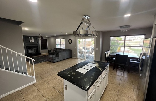 Avondale House | Modern 4 Bedroom Home with Pool