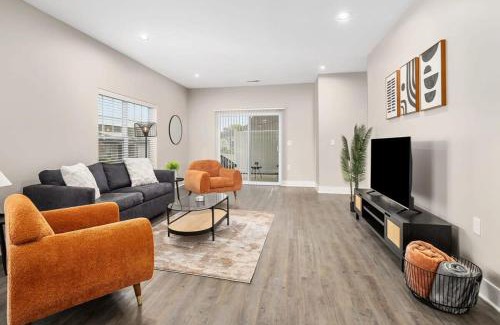 Grandville Apartment | Modern 4BR 4BA Two Unit Condo w Garage and Patio