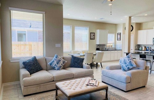 Rosenberg House | Modern 4BR Home in Rosenberg with Spacious Living and Prime Location #41715