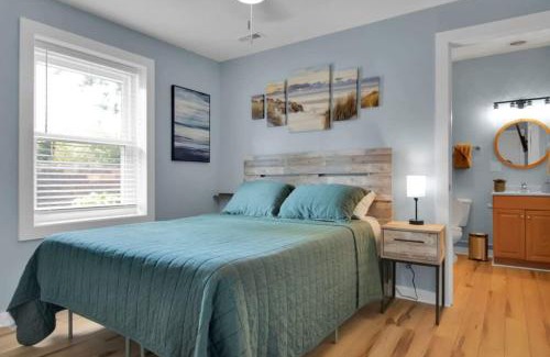 Bloomington House | Modern 4BR House in Bloomington