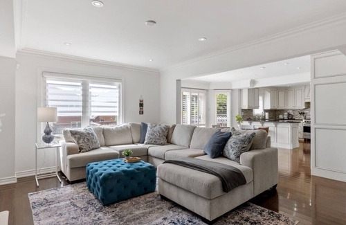 Richmond Hill House | Modern 4BR Retreat w/Premium Comforts & Parking