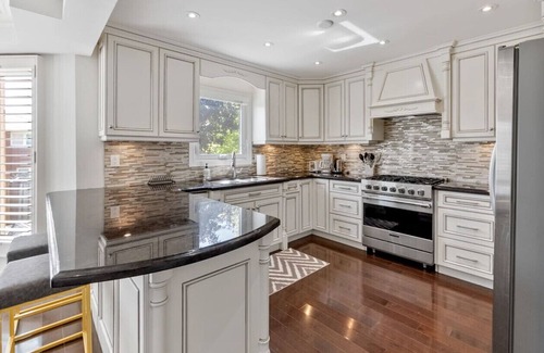 Richmond Hill House | Modern 4BR Retreat w/Premium Comforts & Parking