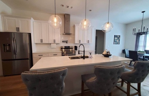 Douglasville House | Modern 4BR Retreat