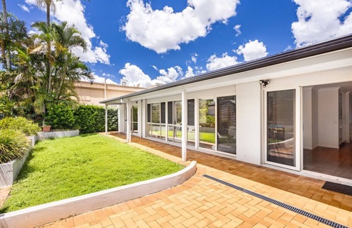 Robertson House | Modern 5-Bedroom House w/Outdoor Pool @Robertson