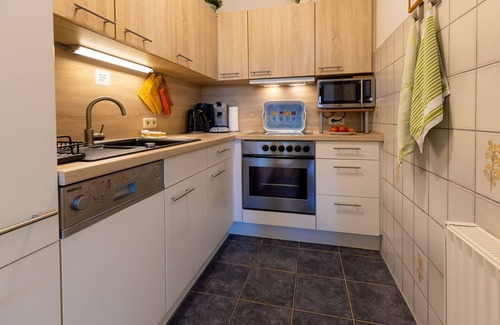 Langewiese Apartment | Modern 61sqm apartment with sauna and terrace, at ground level
