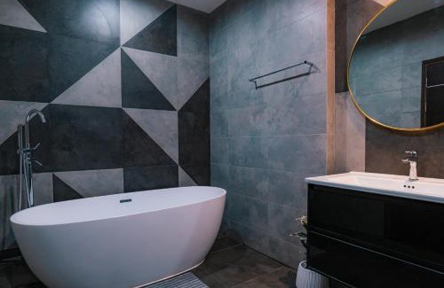 Wattana Villa | MODERN - 6Beds, CITY CENTER, Phrom Phong BTS, Em District, Terminal 21