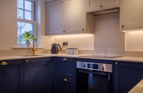 Windermere Apartment | Modern 6BR/4Bath in the heart of #LakeDistrict