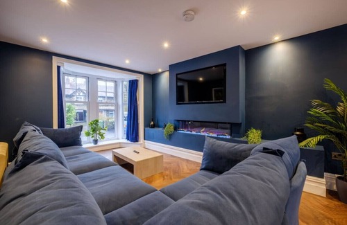 Windermere Apartment | Modern 6BR/4Bath in the heart of #LakeDistrict