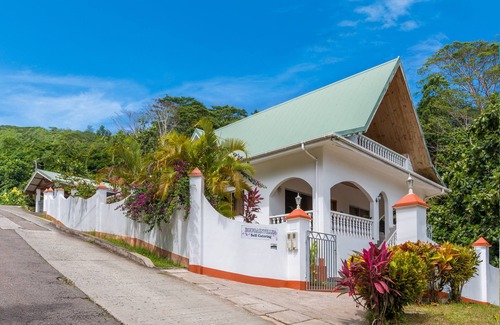 Anse Royale House | Modern Accommodation- Near Spectacular Beaches