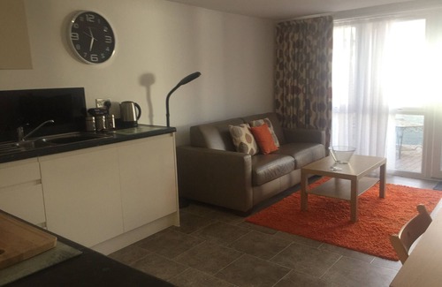 Emersons Green Cottage | Modern and airy cottage close to Bristol & Bath