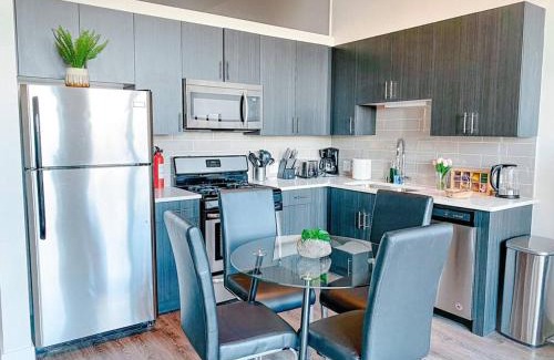 Near South Side Apartment | Modern and Bright 2BR on Michigan Ave with Optional Parking and Gym Access Near Soldier Field & Grant Park