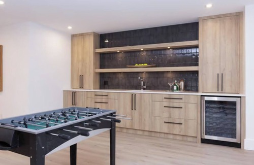 Southwest Mission House | Modern and Bright, New Construction Luxury 6 bedroom house in Upper Mission !