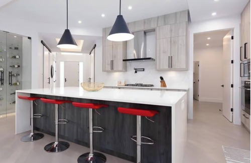 Southwest Mission House | Modern and Bright, New Construction Luxury 6 bedroom house in Upper Mission !