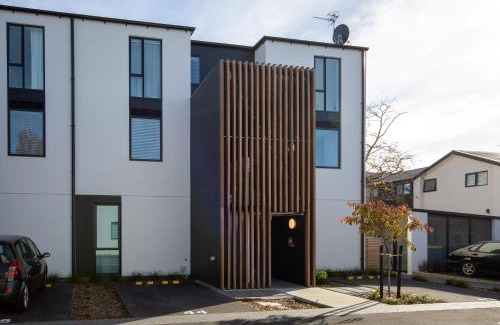 Christchurch City Centre House | Modern and Central - Christchurch Apartment