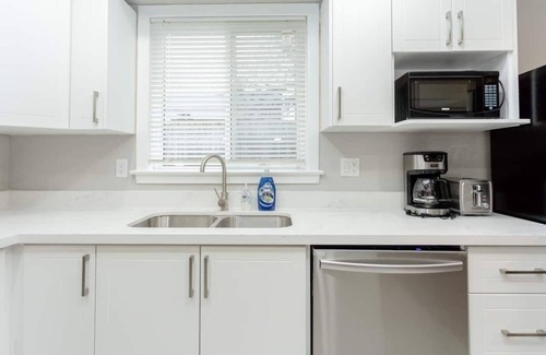 London Apartment | Modern and Comfy * 5 BR Home