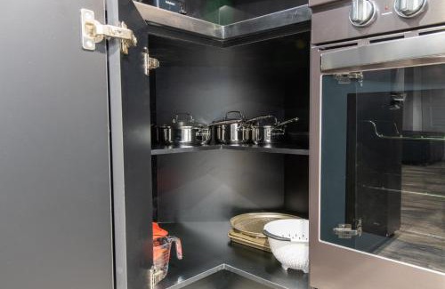 Ajax Apartment | Modern and Cozy Basement Stay in Ajax