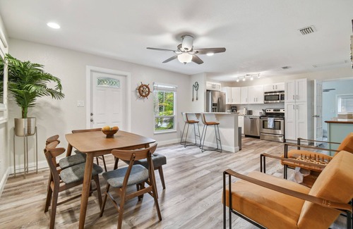 Largo House | Modern and Cozy Family Friendly house near Clearwater and St Pete. Beaches