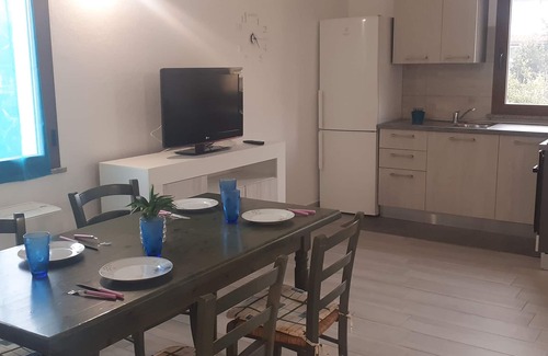 Cabras Apartment | Modern and Cozy Holiday Home 5 min from the nearest beach