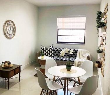 Mid Beach Apartment | MODERN AND ECLECTIC APARMENT A STEPS THE BEACH