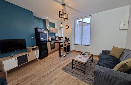 Chateauroux Apartment | Modern and quiet studio downtown with secure parking