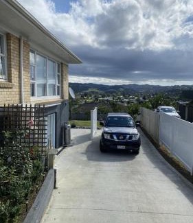 Tikipunga Apartment | Modern and spacious 1 bedroom holiday home