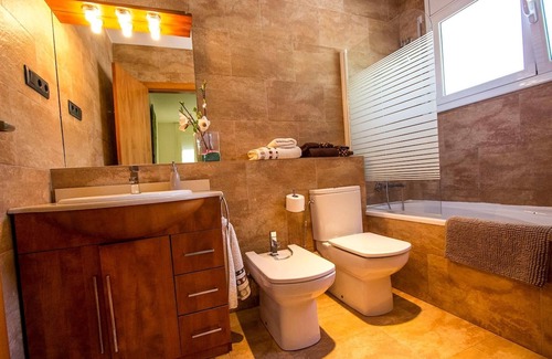 Can Vinyals Villa | Modern and spacious w/private pool close to BCN