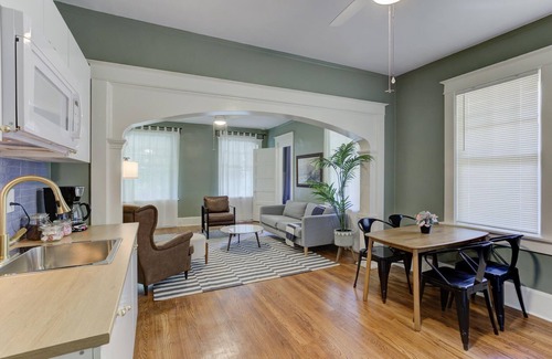 Midtown Apartment | Modern and Stately Upper 2-bed in Historic Midtown