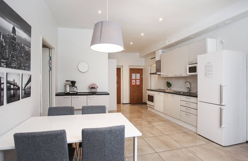 Kamppi Apartment | Modern and stylish 5 room city apartment