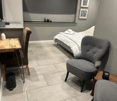Canterbury Apartment | Modern Annex