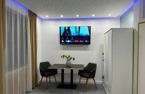 Neuburg Apartment | Modern Apartments Neuburg U - TOP - 2 Zimmer, Komfort, Zentrum, Wi-Fi, Smart TV, Stellplatz, Küche