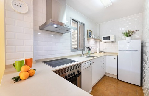 Puerto de Soller Apartment | Modern Apartment "Bouganvillea" with Wi-Fi, Garden & Terrace