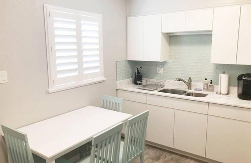 Solana Apartment | Modern Apartment - 1 of 4