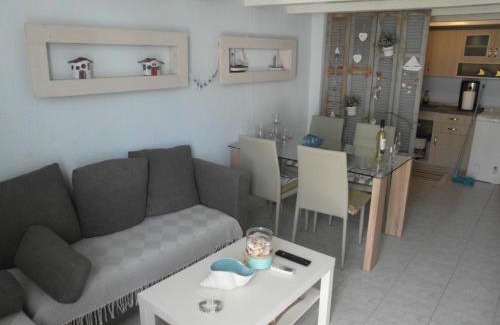 Skala Fourkas Apartment | Modern Apartment 100m. from the Sea