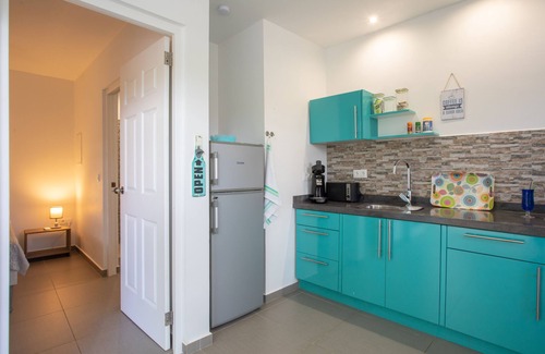 Fontein Apartment | Modern Apartment 1BR Retreat Pool Side